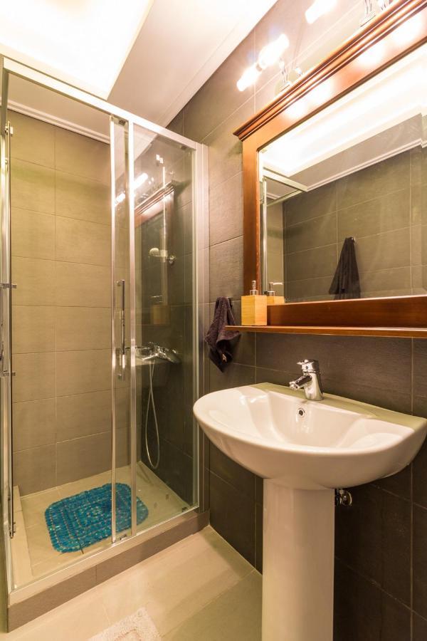 Comfortable And Spacious 2 Bdr Apt Athens Exterior photo